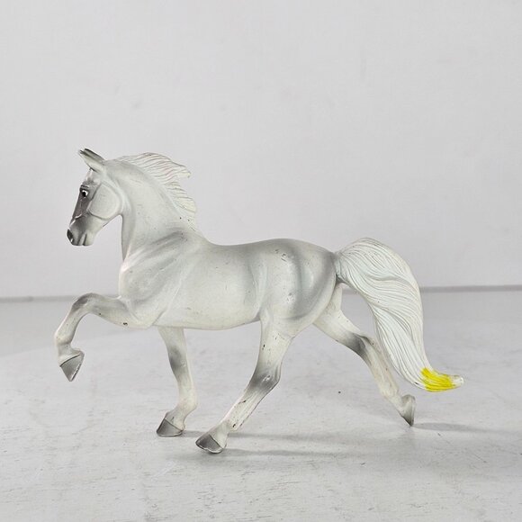 Breyer Stablemate Tennesse Walking Horse Grey #6201 #5935 - Picture 6 of 11